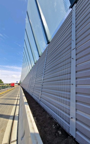 Road noise protection screen aluminium glass elements absorbing green plant wall